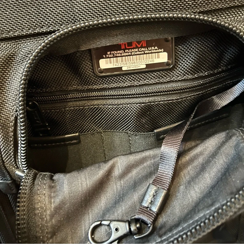 Tumi good used